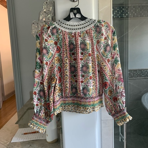 Alice + Olivia Cherelle Smocked-Waist Print Blouse - Picture 5 of 12